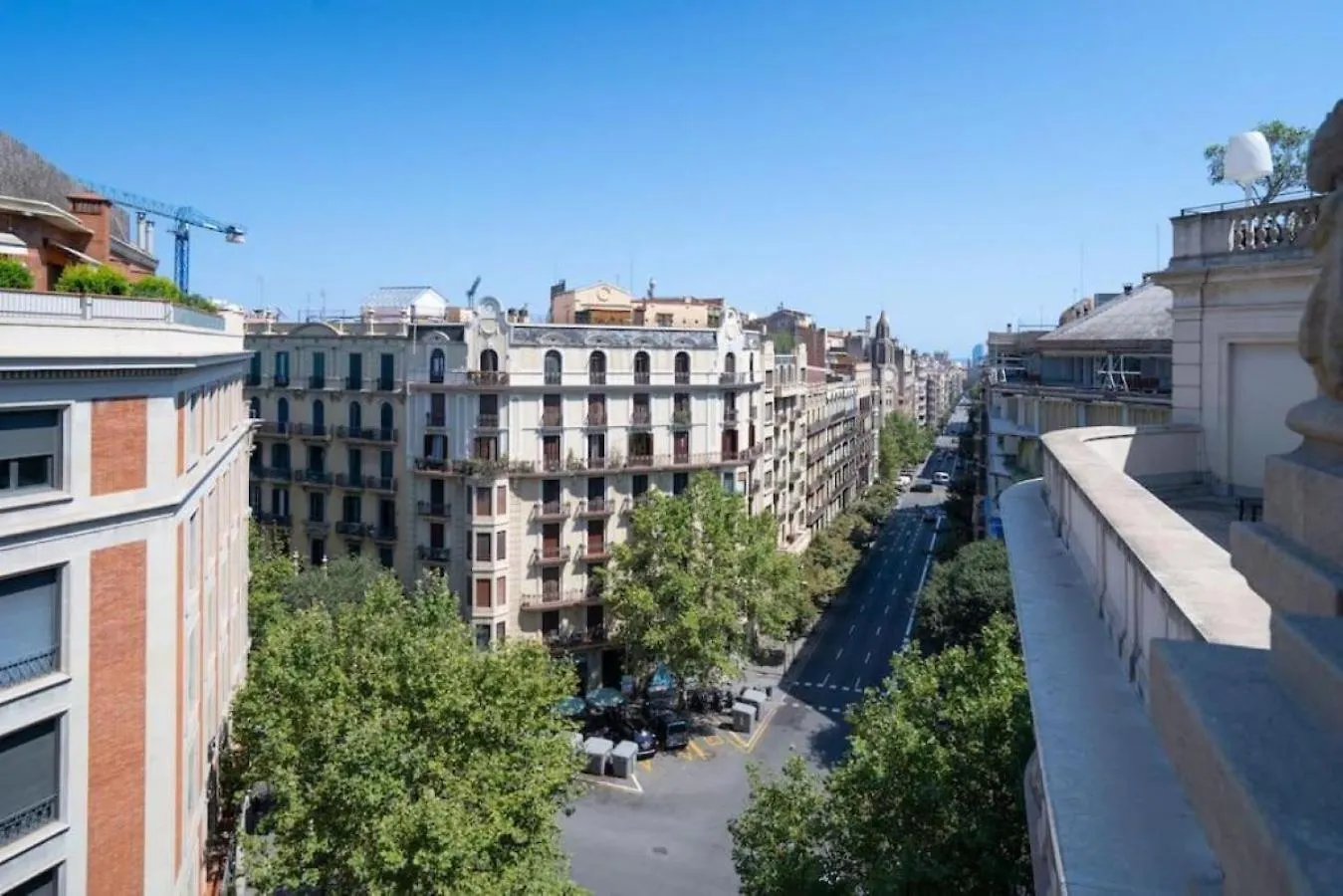 Salonga - 1 Bedroom And Balcony In Eixample Esquerra Barcelona Lägenhet